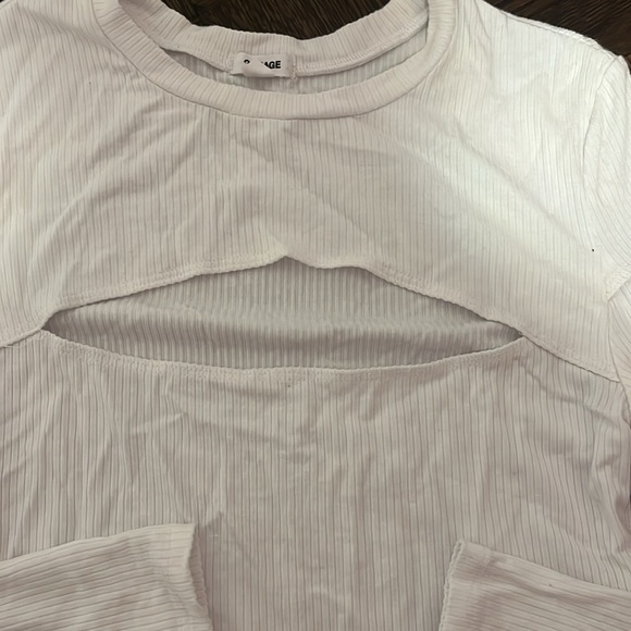 White cropped long leave with cutouts - Picture 3 of 4